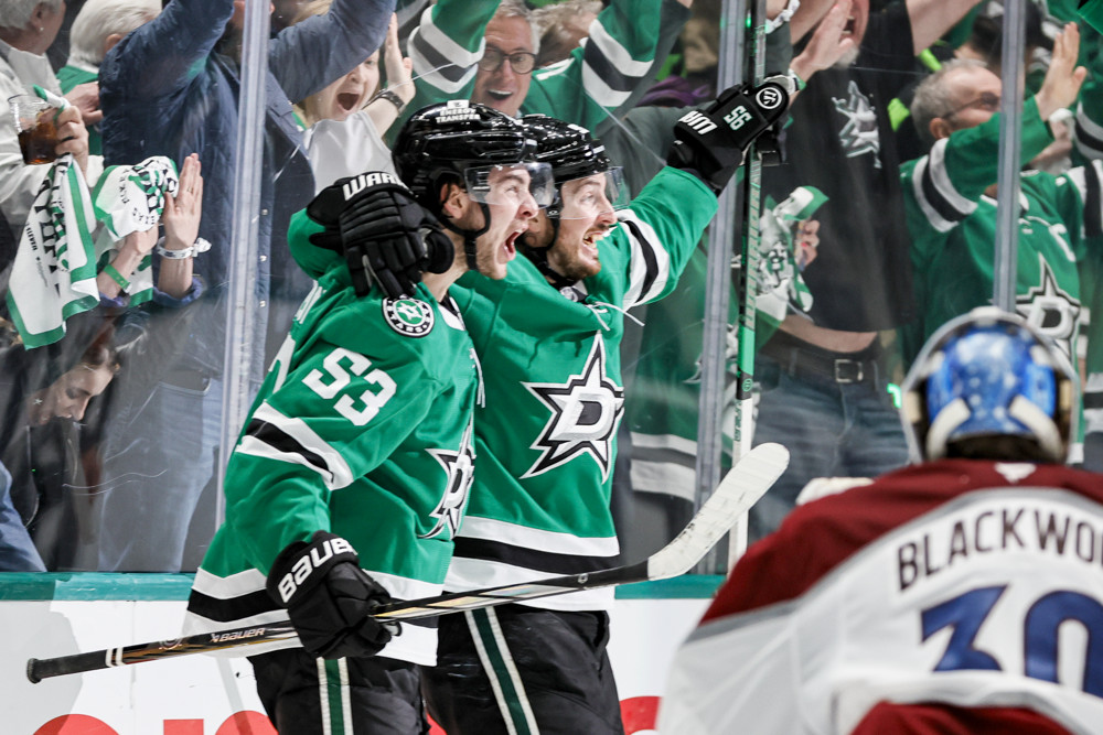 Wyatt Johnston: The Dallas Stars’ promising emerging centrepiece 43 Dallas players celebrate scoring a goal