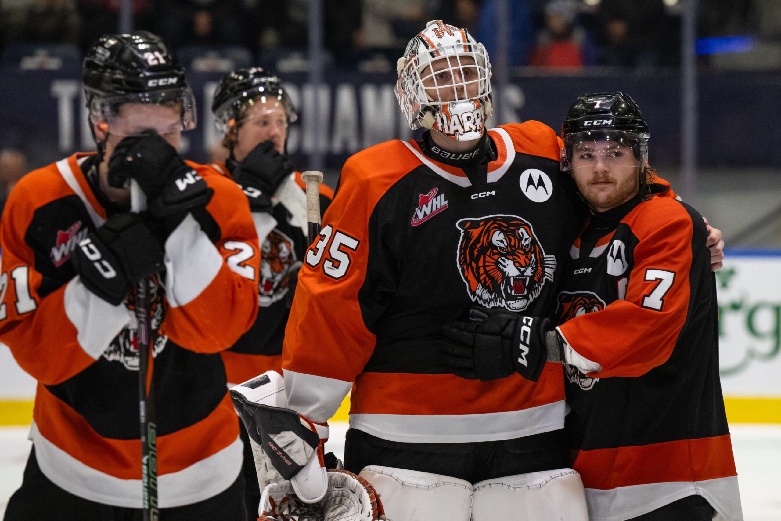 London Knights crowned Memorial Cup champions 44 Medicine Hat Tigers players upset after loss
