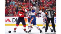 Panthers and Oilers players scrap mid-game